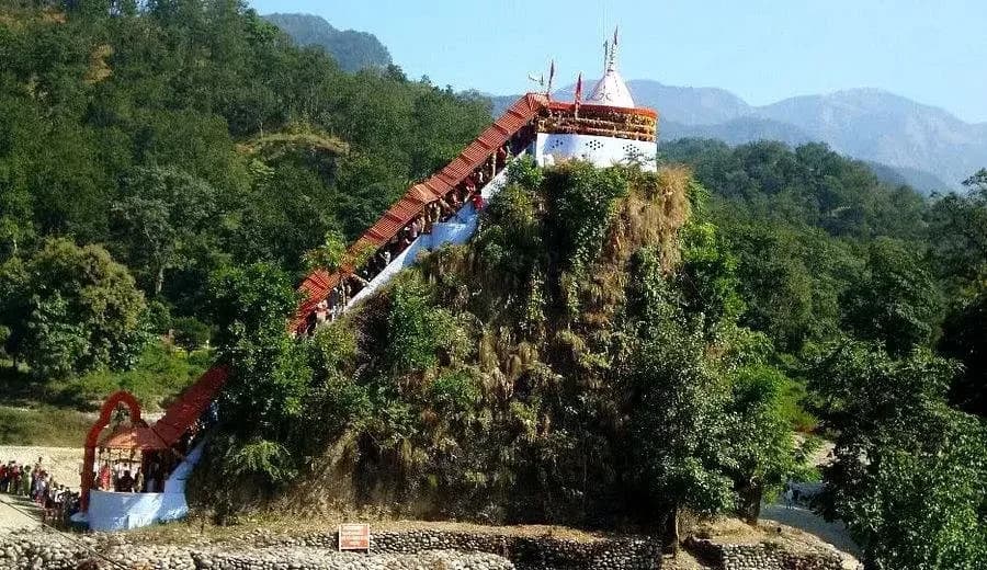 garjia temple near jim corbett