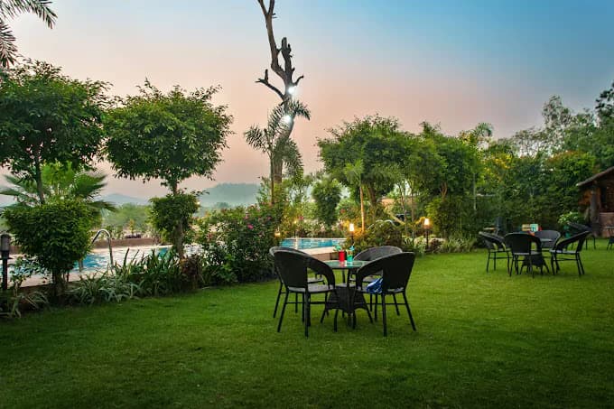 Mystic Inn outdoor area